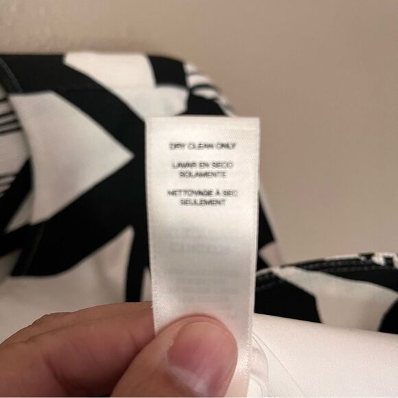 Chico's Black and White Open Front Abstract Blazer Jacket Lined Size 1 or Medium - Picture 8 of 9